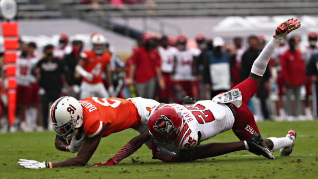 101020-ncstate-uvafootball124